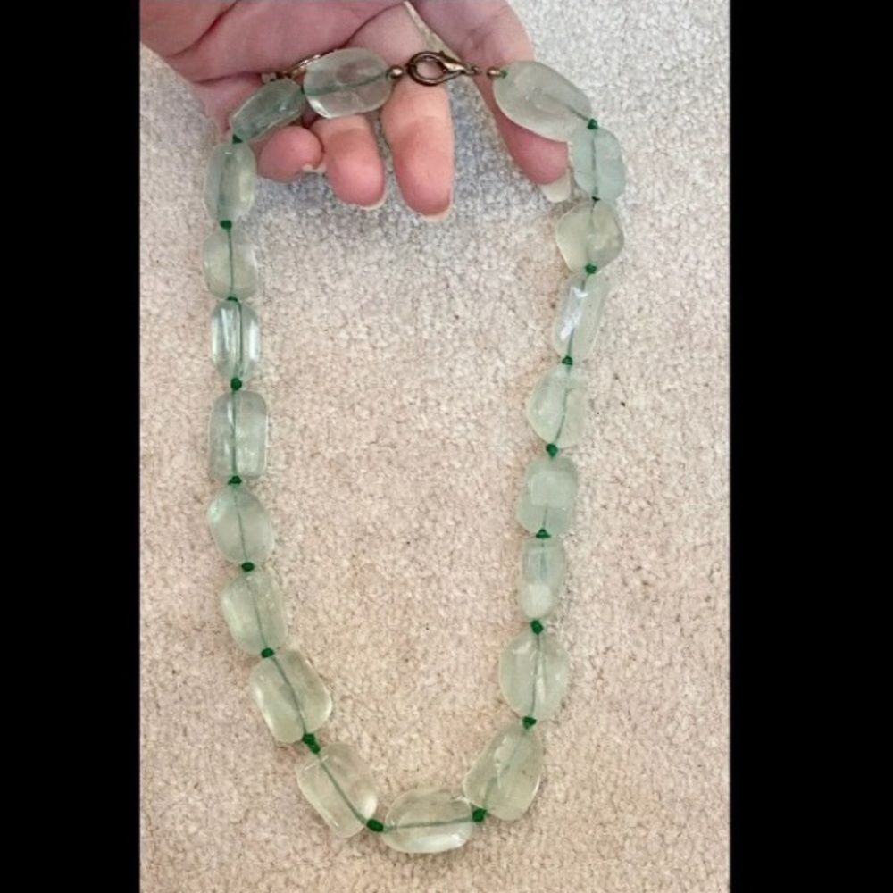 VINTAGE 1990s LIGHT GREEN DYED QUARTZ STONE SEA GLASS LOOK CHOKER 20" NECKLACE